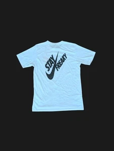 Camiseta Nike "Stay Freaky" Doble Camiseta Rara GIANNIS FD0076 100 Para Hombre XL Dri-Fit - Imagen 1 de 7