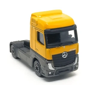 Majorette Man TGX Truck Head - Yellow / Dark Gray 1/87 (2.5 Inches) - Picture 1 of 6