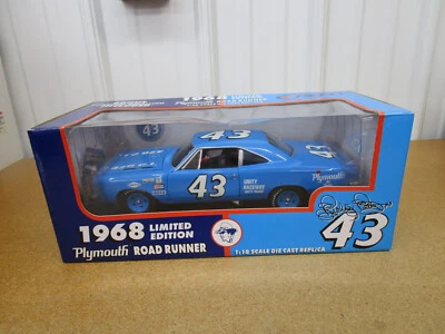 1968 Plymouth Road Runner Richard Petty 1/18 RC2 stock racing diecast blue box Z - Image 1 of 4
