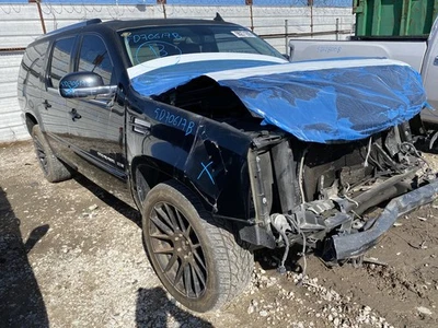 Pantalla de infoentretenimiento usada se adapta a: sistema de entretenimiento Cadillac Escalade ESV 2014 Foto 1 de 4