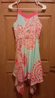 Vestido Amy Byer Correa Espagueti Alto Bajo Midi Coral Brillante y Azul Cielo Niñas 16 Foto 1 de 4