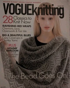Vogue Strickmagazin Urlaub 2015 hinreißend rot Wickel Chevrons Spitze kuschelig blau - Bild 1 von 6