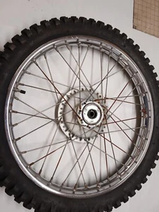 Rueda delantera Honda Elsinore MT250 con buen neumático - Imagen 1 de 6