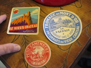 3 Anciennes Etiquettes Petit Camembert Vieux Chateau Vache qui Rit et Mont d'Or - Foto 1 di 4