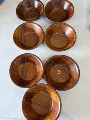 Винтажные маленькие деревянные чаши, 7, коричневые, хорошее винтажное состояние, идеально подходят для салата - Изображение 1 из 4