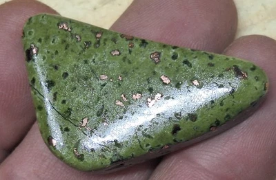 Basalto de olivino con cabujón de piedra de cobre - Hecho a mano - Único en su clase Foto 1 de 4