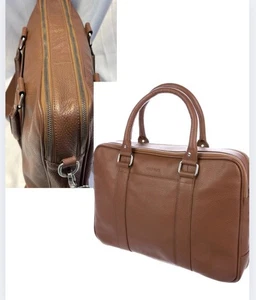 Bolso de hombro Cole Haan Wayland de cuero granulado marrón brandy para computadora portátil - Imagen 1 de 18