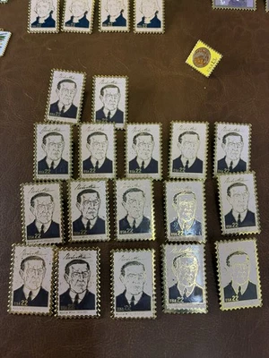 Prendedor de recuerdo de sello vintage 1986 USPS President Woodrow Wilson EE. UU. 22c Foto 1 de 2