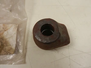 GENUINE OEM GEHL 081868 HOLDER/FITTING FREE SHIPPING - Picture 1 of 4