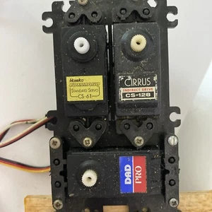 RC Servo Lot Of 3 - Picture 1 of 3
