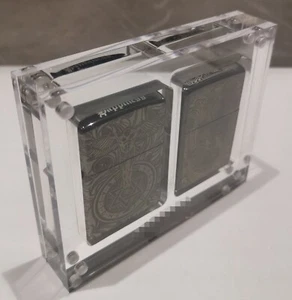 2 Grids Crystal Acrylic Display Storage Case Zippo Lighters Magnetic & Freestand - Imagen 1 de 7