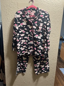 Victoria’s Secret Pyjama-Set schwarz mit rosa Lippen Damengröße Small - Bild 1 von 14