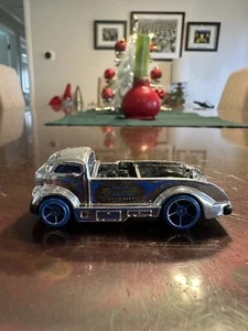 2016 Hot Wheels #38 Super Chromes #3/10 Mig Rig Treasure Hunt - Picture 1 of 6