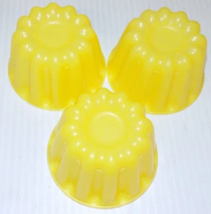3 Yellow Vintage Plastic Container Corp. Mold/ Dessert Cups 1 3/4"" Tall No Lid - Picture 1 of 5