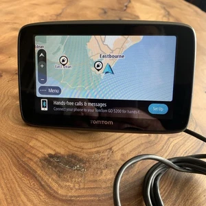 TomTom GO 5200 GPS Sat Nav -UK, Europe Map Traffic Camera Updates - Picture 1 of 4