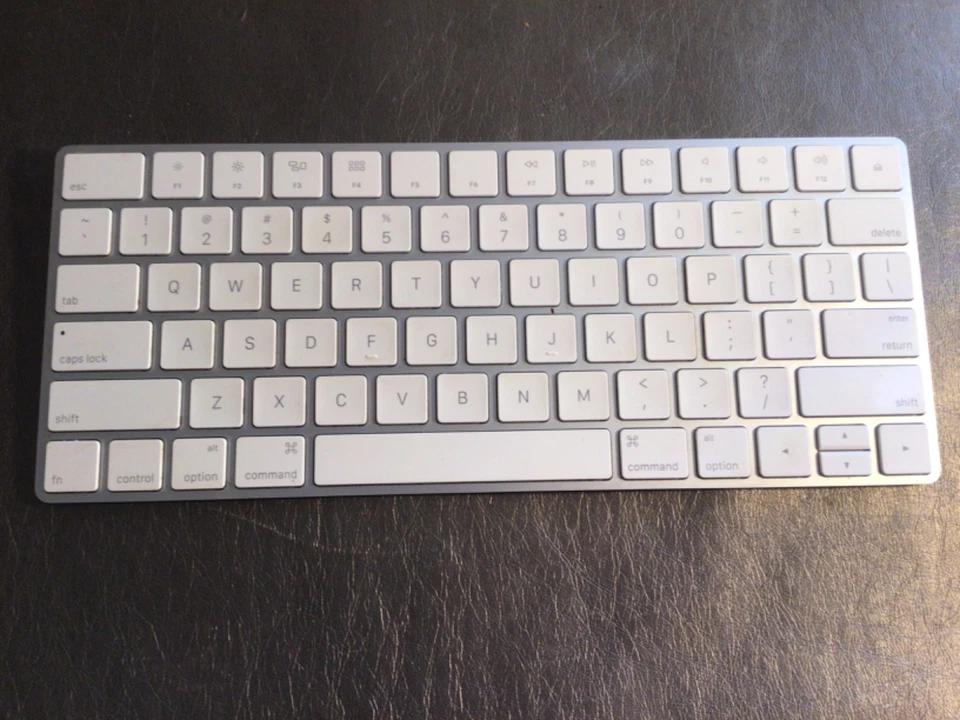 Apple Magic Keyboard Model A1644  - EMC 2815 - Image 1 of 3