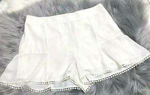 Cupcakes and Cashmere Polyester Shorts Stiching Edging Size M NWT ($39) - Picture 1 of 8