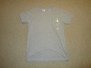 Neu mit Etikett Simply Southern Collection Feelin’ Lucky T-Shirt grau Größe M Medium - Bild 1 von 3