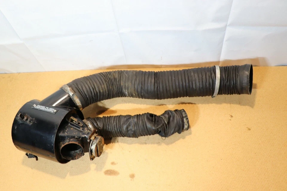 КРЫШКА КОРПУСА ВОЗДУШНОГО ФИЛЬТРА ROLLS ROYCE SILVER SPIRIT UE44764 - Изображение 1 из 4