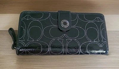 Coach Black Patent Leather Zip Wallet - Signature C Stitch. See Minor Flaws. - Image 1 of 4