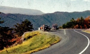 Vintage Postcard Skyline Drive Picturesque mountains Page Valley Old Car’s - Picture 1 of 3