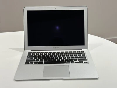 Apple 2011 MacBook Air MC965LL/A 13.3in. 128GB SSD Intel Core i5 1.7GHz 4GB RAM - Image 1 of 4