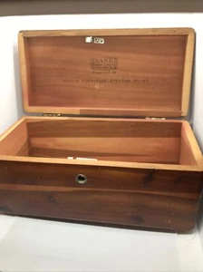 VINTAGE 1981 Lane Boston Furniture CO Steven’s Point Small Cedar Chest Freeship - Picture 1 of 6