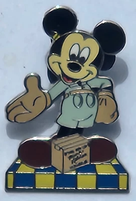 Disney Cast Member Exclusive Pin 2009 Mickey On The Move Authentic - Image 1 of 4