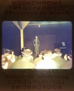"Campamento de guerra"" Pusan Corea Guerra de Corea Años 50 35 mm extensión frontera roja ¡Kodachrome! - Imagen 1 de 3