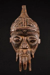 22201 A Primitive African Bena Lulua Mask DR Congo - Picture 1 of 8