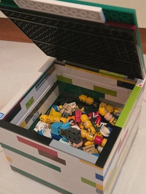 LEGO Custom Character Super Bundle – 26 Body Parts & Accessories+mega box - Immagine 1 di 4