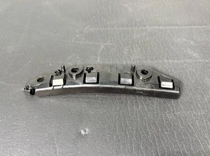 2017 2018-2023 Tesla Model 3 Front Right Passenger Bumper Bracket Retainer OEM - Foto 1 di 3