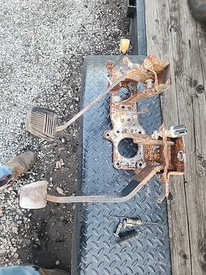 Conjunto de pedal de freno de embrague OEM Toyota Pickup 22re 1989-1995 Foto 1 de 4