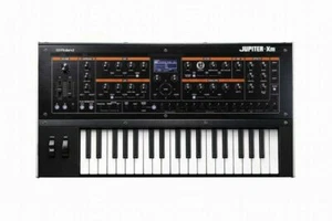 Roland / JUPITER-Xm Modellierungssynthesizer JUPITER-Xm Synthesizer - Bild 1 von 3