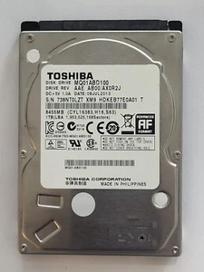 MQ01ABD100, HDKEB77E0A01 T, AB00/AX0R2J, 08 JUL 2013, Toshiba 1Tb 2.5" SATA HDD - Imagen 1 de 2
