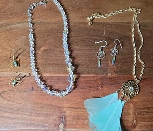 Lot of 4 Jewelry Items (2 Pairs Earrings & 2 Necklaces) - Picture 1 of 14