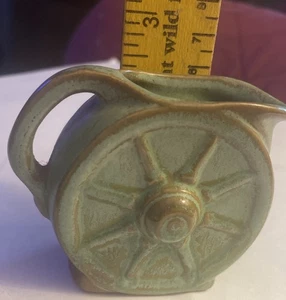"Jarra de rueda Frankoma Pottery Wagon 94D color verde pradera occidental 2,5"" de colección" - Imagen 1 de 5