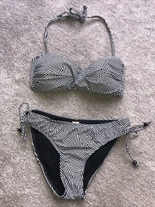 LADIES/GIRLS LINED HALTERNECK BIKINI SIZE 8 FROM PRIMARK BLACK MIX WITH DETAIL - Picture 1 of 17