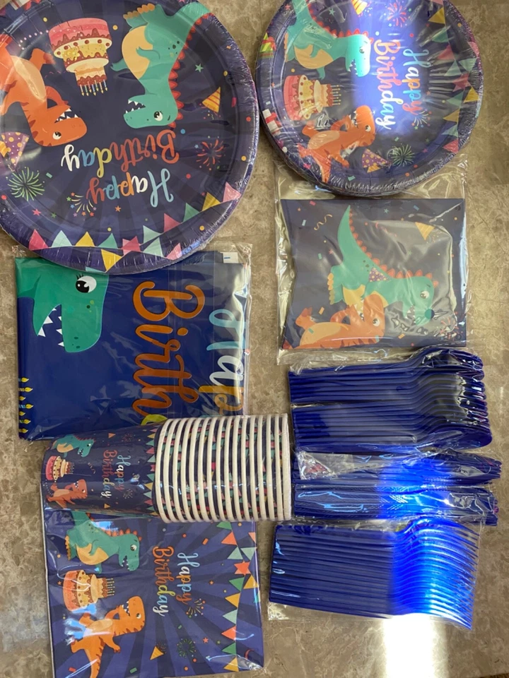 114 pcs Dinosaur Birthday Supply Set with banner and tablecloth and tableware - Image 1 of 4