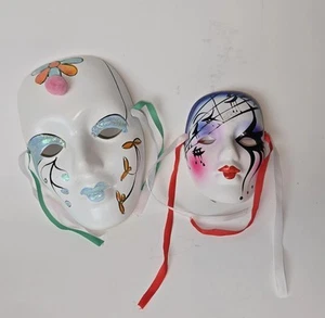 Set 2 maschere da parete arlecchino vintage dipinte a mano glitter note musicali. Pierrot? - Foto 1 di 23