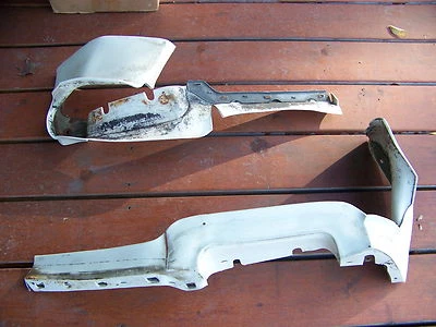 Chrysler 300 1979 79 par de rellenos de parachoques trasero OEM Foto 1 de 2