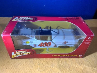 K9-16 Johnny Lightning #400 1957 Oldsmobile Stock Car - escala 1:24 Foto 1 de 4