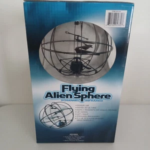 Exciting INFRARED Flying Toy Excite Flying Alien Sphere New In Box with Remote - Picture 1 of 4