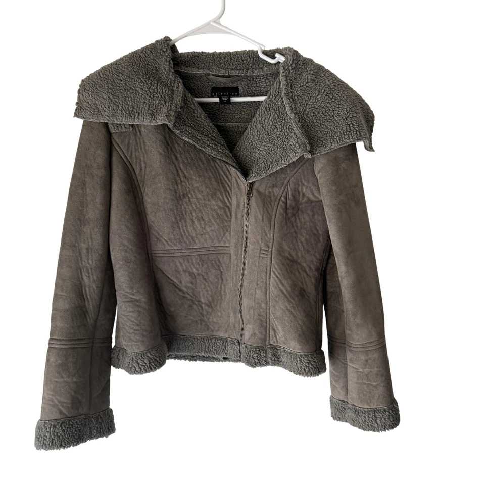 Abrigo de invierno Attention Y2k para mujer grande de piel de oveja sintética forrado con cremallera Foto 1 de 4