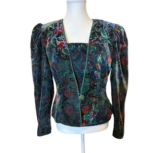 Patra | Vintage Floral Velvet Jacket | 8 - Picture 1 of 13