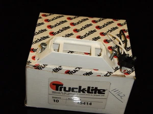 Montaje de cabezal Truck-Lite 15414 4-1/2" por 1-1/2" absorbe golpes y vibraciones - Imagen 1 de 1
