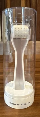 Rodan + Fields 重新定义放大器 MD 微型 - 去角质滚轮已打开 — 第 1/4 张图片