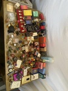Lotto Collezione Di Mignon Profumi Epoca Collezione - Foto 1 di 22