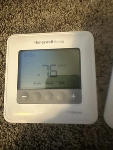 Dos (2) termostato programable Honeywell Home T4 Pro serie TH411OU2005 Pro - Imagen 1 de 5