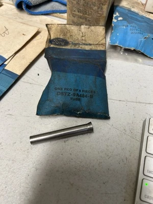 Ford F100/350 E 1975-1977 tubo de suministro de aire de escape D5tz-9A484-B 6 cilindros 300 Foto 1 de 4